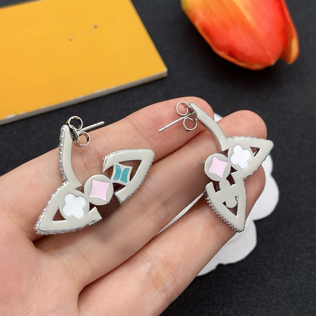 Luxurious Designer Earrings in Gold and Silver Colors Large Size Earrings Fashionable and Exquisite Earrings with Original Packaging Box