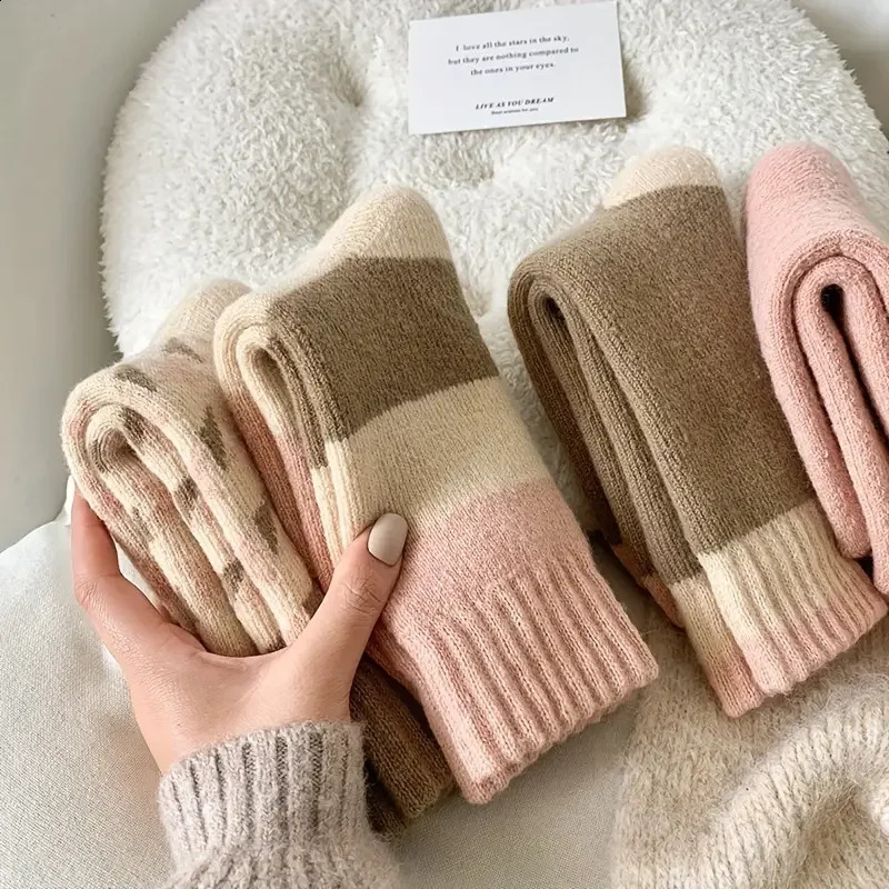 4 Pairs Thickened Terry Socks Warm Comfy Mid Tube Womens Stockings Hosiery 250827