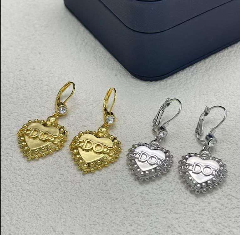 Ear Buckles New Designed Eardrop women love letters earring Copper gold Plated ear studs fashion Designer Jewelry