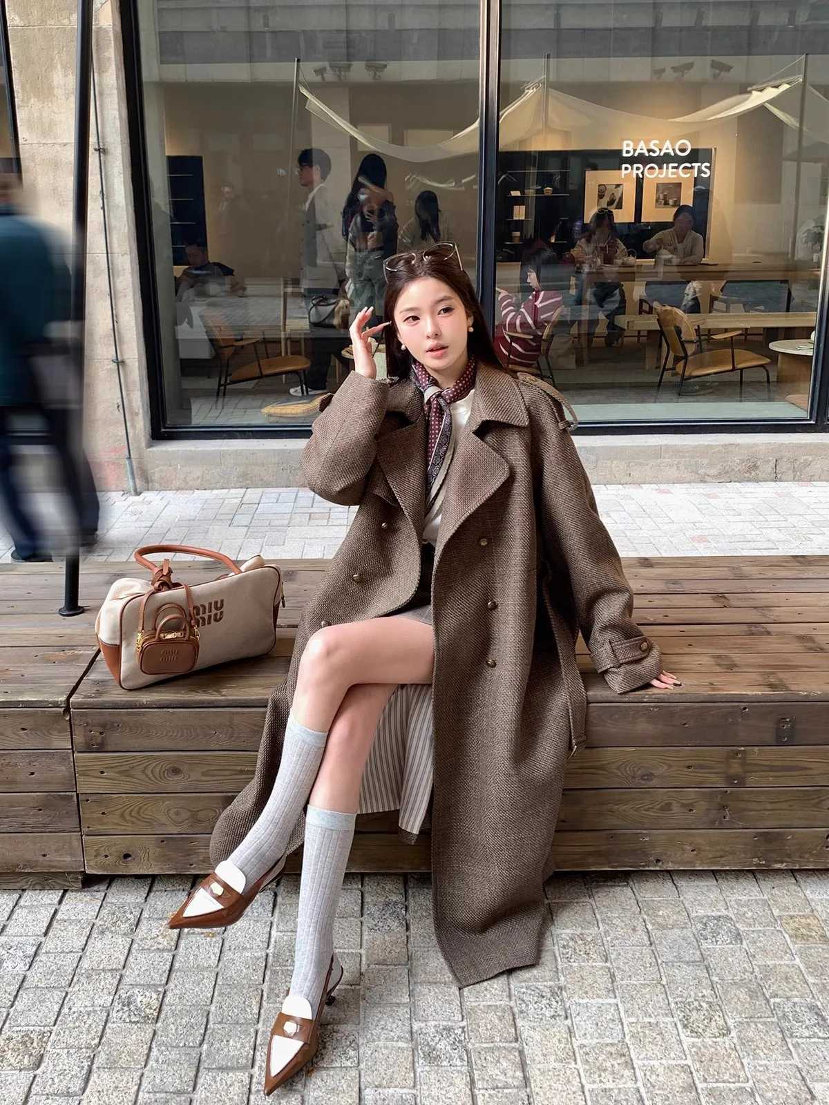 Lautaro Spring Autumn Long Woolen Woven Trench Coat for Women Raglan Sleeve Elegant Retro Chic Designer Clothes 2025 Z250828