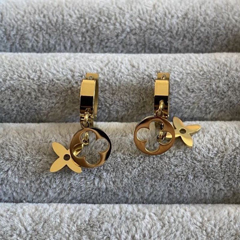 Free Shipping Luxury Designer Earrings Hoops V Letter Flower Pendant Titanium Steel Fashion Earrings For Women Wholesale