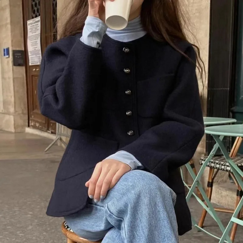 Chic Women Jackets Korean French Retro Oneck Long Sleeve Coats Multipocket Woolen Jacket Winter Female Clothes Tops 250827