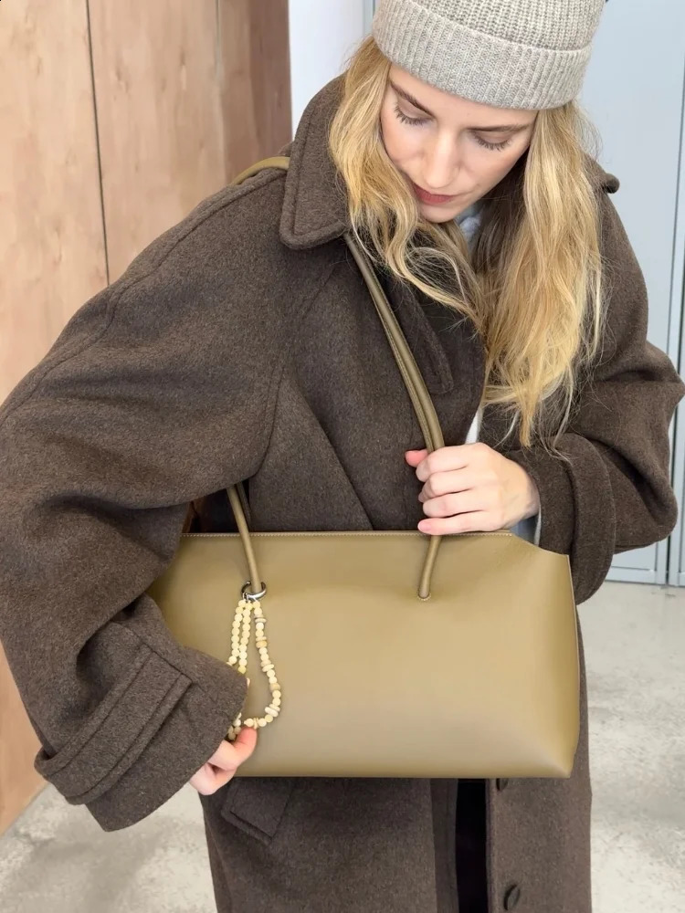 Stand Collar Woolen Long Coat Women Retro Chic Single Breasted Brown Overcoats With Belt Female Autumn Winter Casual Streetwear 250827
