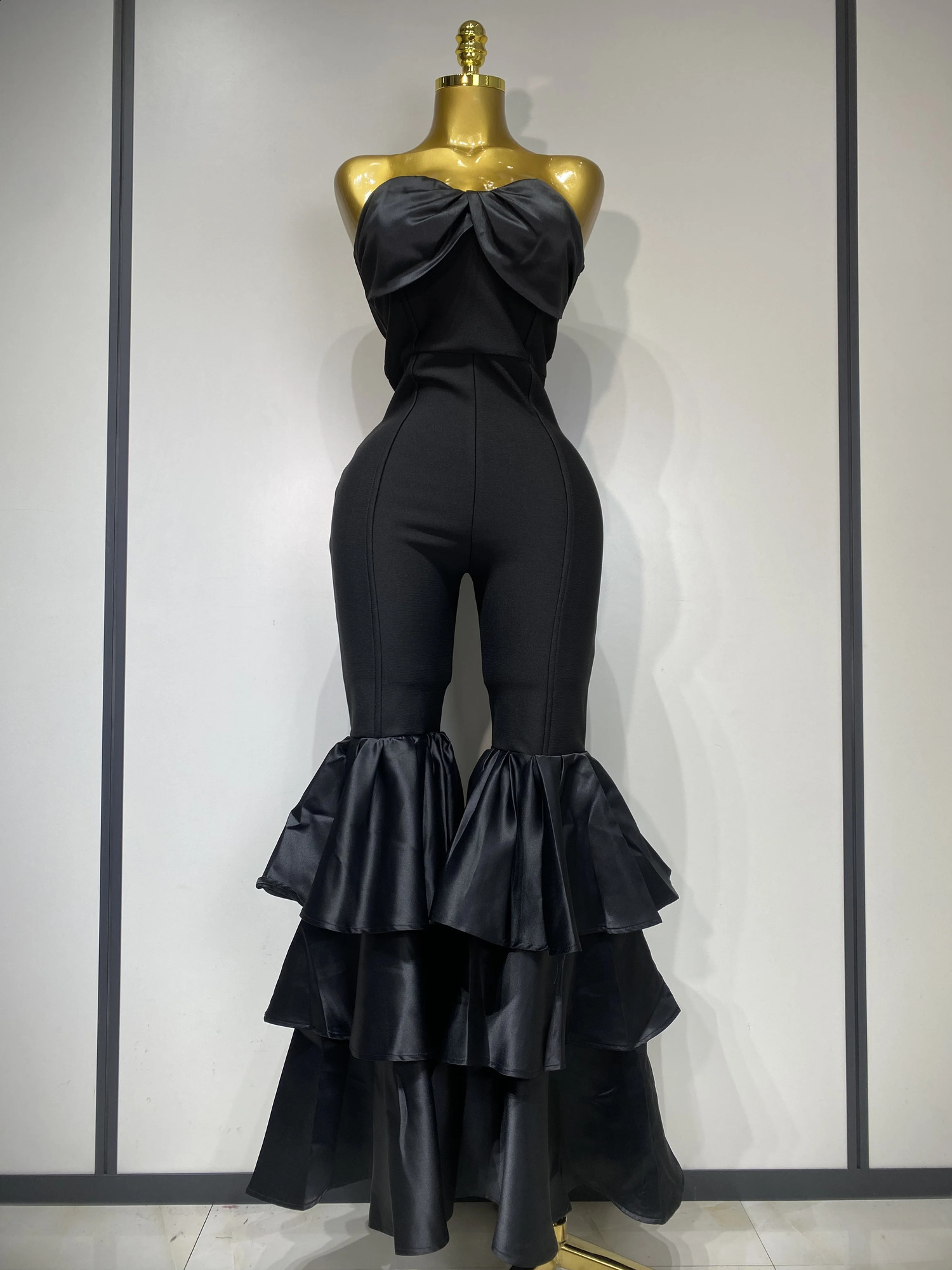 Women Birthday Sexy Strapless Ruffles Bodycon Flare Black Bandage Jumpsuit Celebrity High Street Rompers 250827