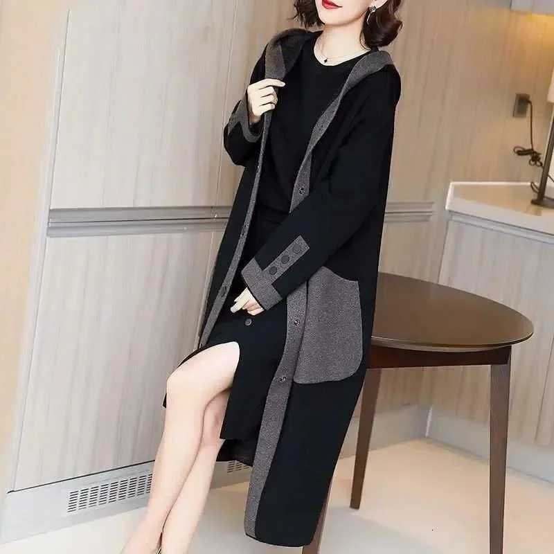 Middle Aged Mother Long Black Trench Coats 6XL Large Size Korean Loose Hooded Windbreaker Women Spring Autumn Woolen Windbreaker Z250828