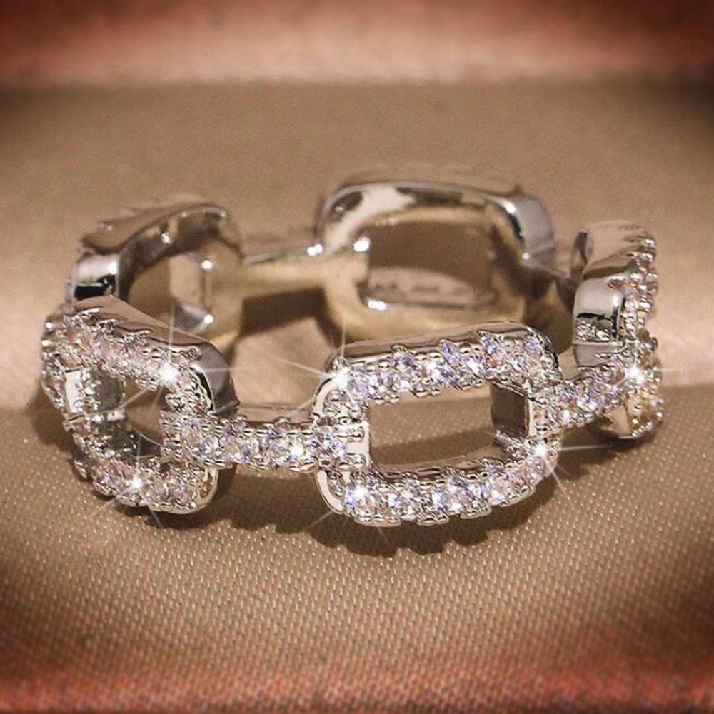 Band Rings Hot Fashion Luxury Designer Band Rings for Women Silver Shine Crystal Ring Party Wedding Jewelry with CZ Bling Diamond Stone