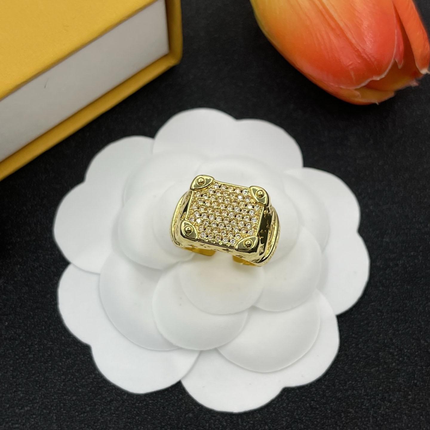 ring Casual open-top rings are jewelry rings suitable for both men and women, designed by high-end luxury designers
