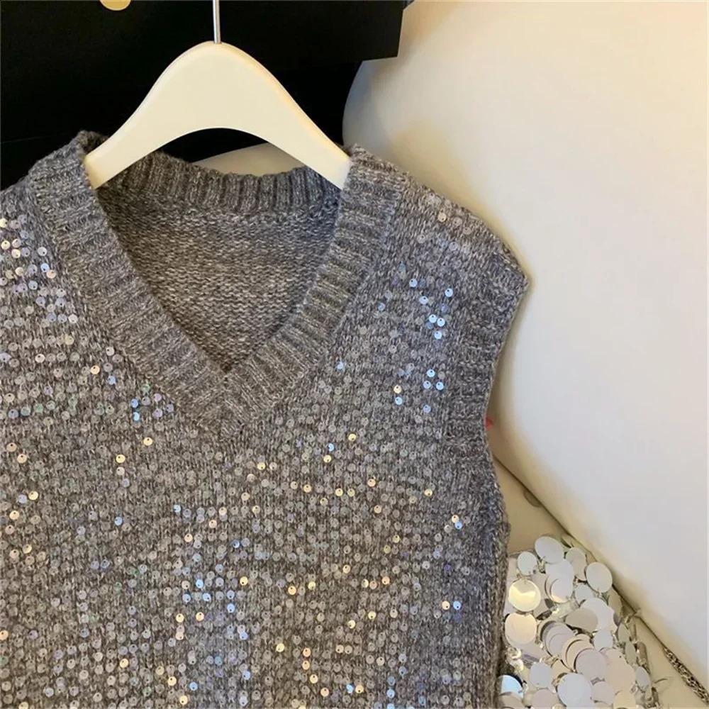 Spring Sweet Korean Knitted Pullover Vest Women V Neck Sleeveless Fashion Sequins Sweater Waistcoat Clothes Tops 250828