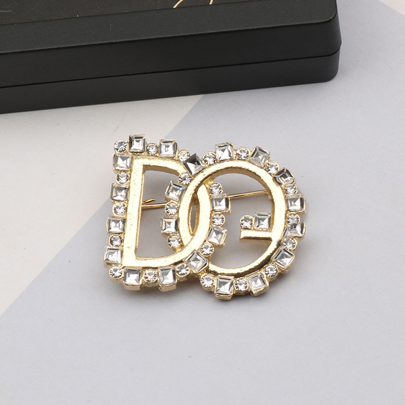 Classic Designer Letter Brooch inlay Crystal Pearl Pins Sweater Scarf Brooches For Women Girl Elegant Wedding Party Gift High Quality Jewelry Access