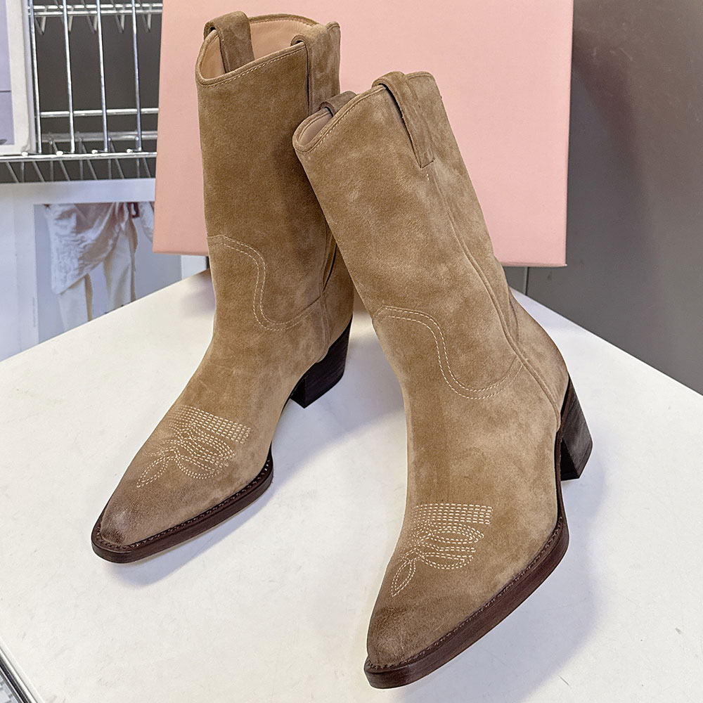 New Womens Leather boots Designer autumn winter boots Leather lining Leather insoles