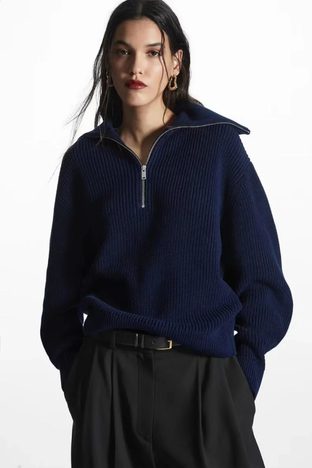 Ethereal costume 2025 cos winter style of Ladies fashionable and casual openneck sheephorse blend knitted sweater 250828