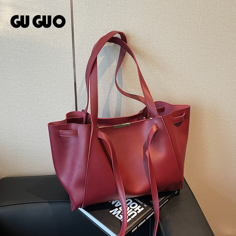 Free Shipping New Designer Bag 2025 Spring Summer Fashion Commuter Handbag Large Capacity Trendy Retro Niche Shoulder Bag Tote Bag