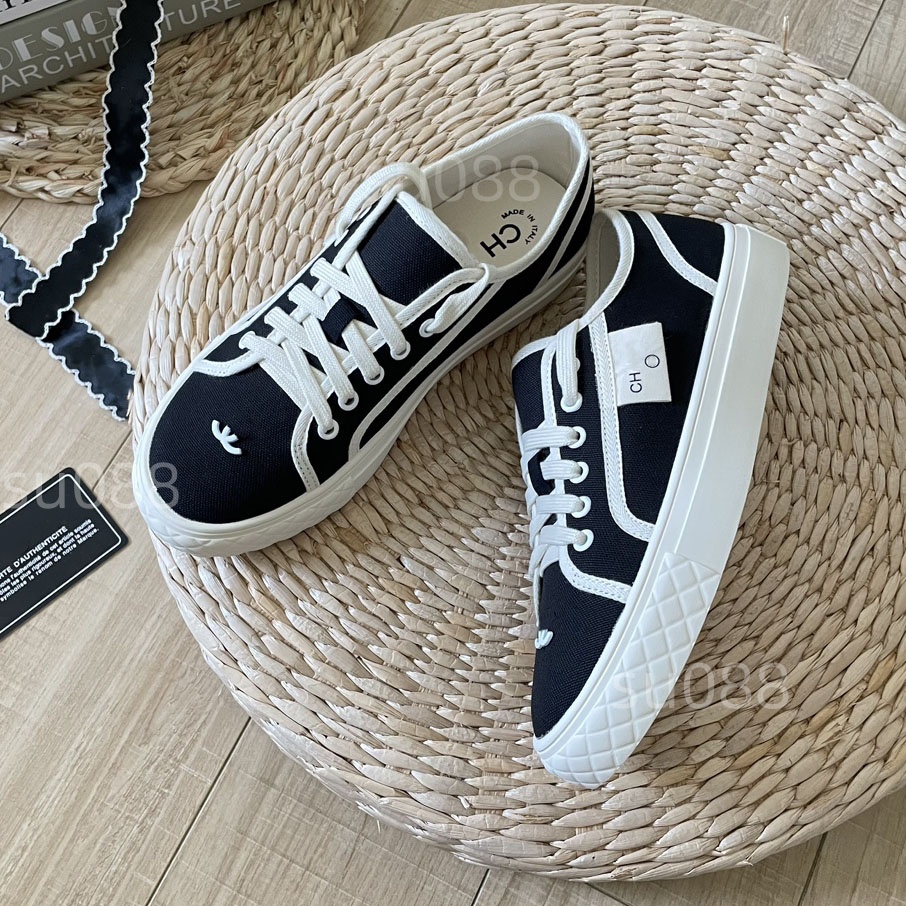 French Parisian designer 2025 sports vulcanized round toe shoes fashionable womens lace up canvas printed thick sole womens casual simple running sh