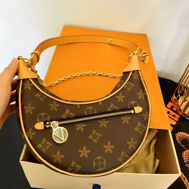 Designer bag Wallet Ladies Old Flower Crossbody Leather Embossed shoulder bag Chain Ladies Handbag Stripe Half Moon Bag Underarm Bag Loop