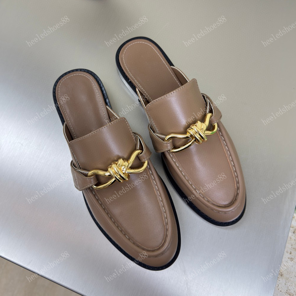 Designers décontractés designers sandales Chaussures pour femmes boucles de mode de vache douce mocassins confortables sandales créateurs chaussu