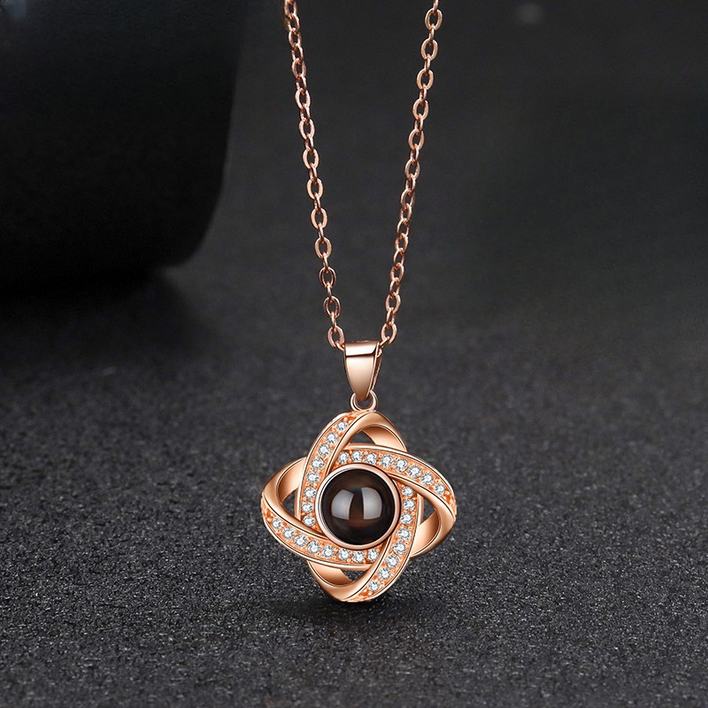 Collier de mode pour femmes pendentif en alliage de pierres précieuses accessoires de trèfle à quatre feuilles chaîne de clavicules