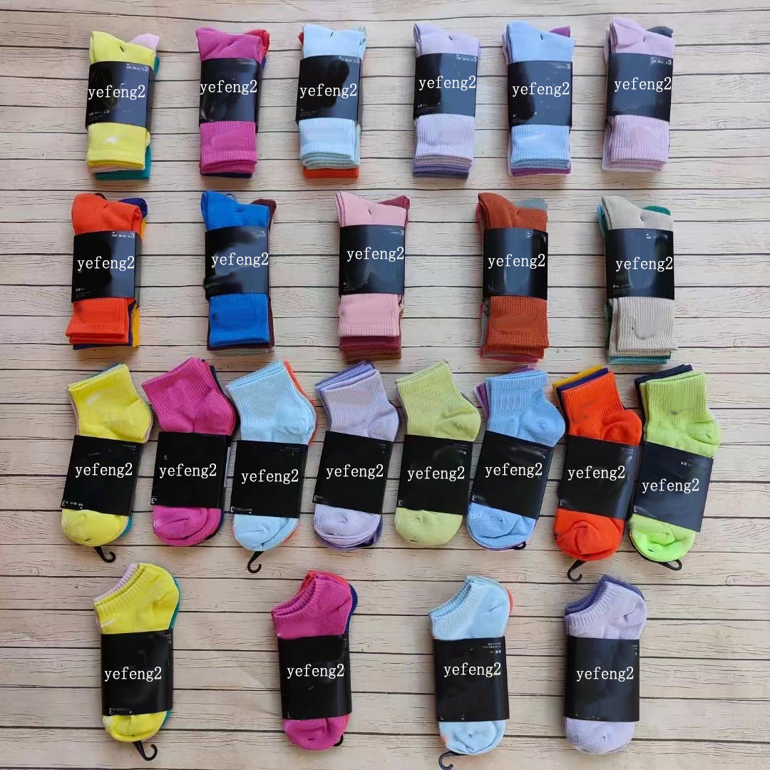 mens socks classic Sports sock designer socks four seasons mid tube socks for men and women-image-866623443