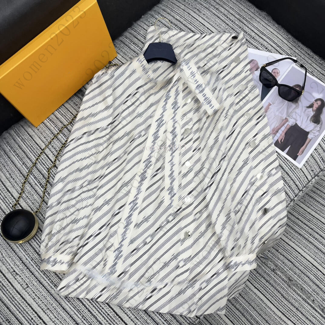 Femmes jupes Suit designer Tie Shirt Brand Two-Piece Femme Blouse Set Fashion Logo Overskits Set Vacation Shirts 2PCS MAR 08