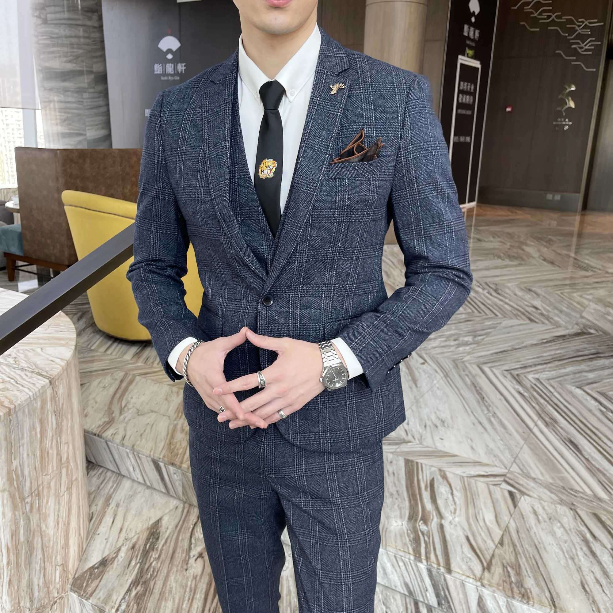 2025 High-end suit fashion with handsome fashion casual business (suit + vest + trousers) mens three-piece set W250310