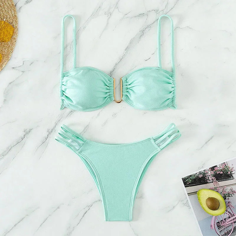 Summer Solid Color Sexy Bikini Style ThreePoint Beach Swimsuit Wholesale Womens Fashion Set 250310