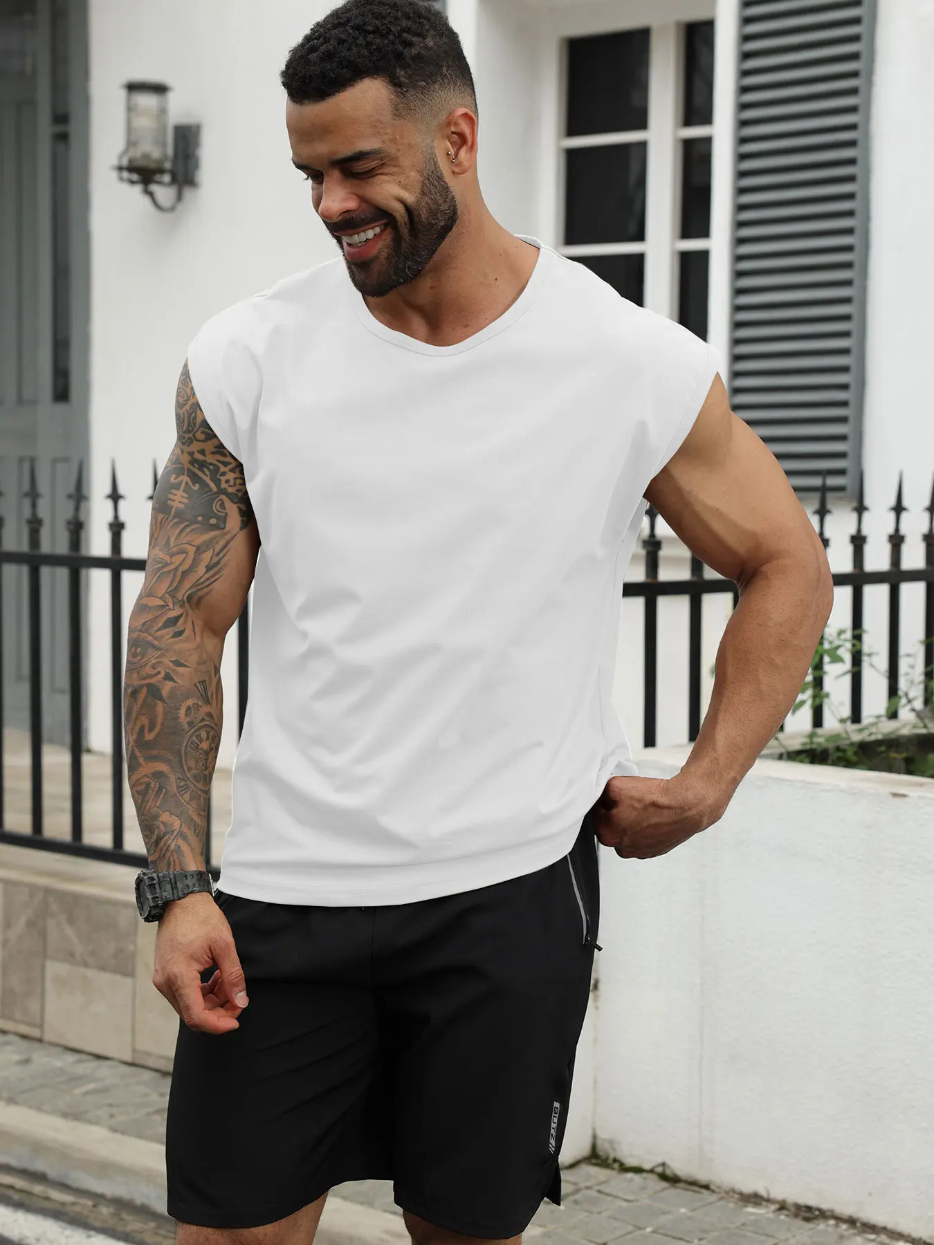 Mens Fitness Sleeveless Top Breathable Quick-Drying Stretch Sports Vest a Must-Have for Spring and Summer Gyms Slimming Look and Versatile Trendy 25