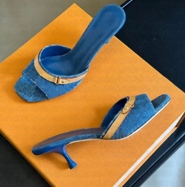 Fashion Dress Chaussures Designer Slippers Chaussures Highheel LETTRE DE DENIM Sandales Impression Buckle Classic Mules Summer Femmes Chaussure L