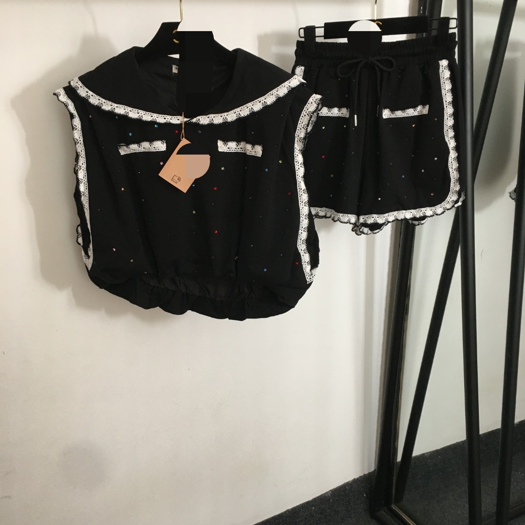30021 2025 Spring Summer Two Pieces Sets Crew Neck Empire Black Apricot Pullover Long Sleeve Empire Short pants 20251130