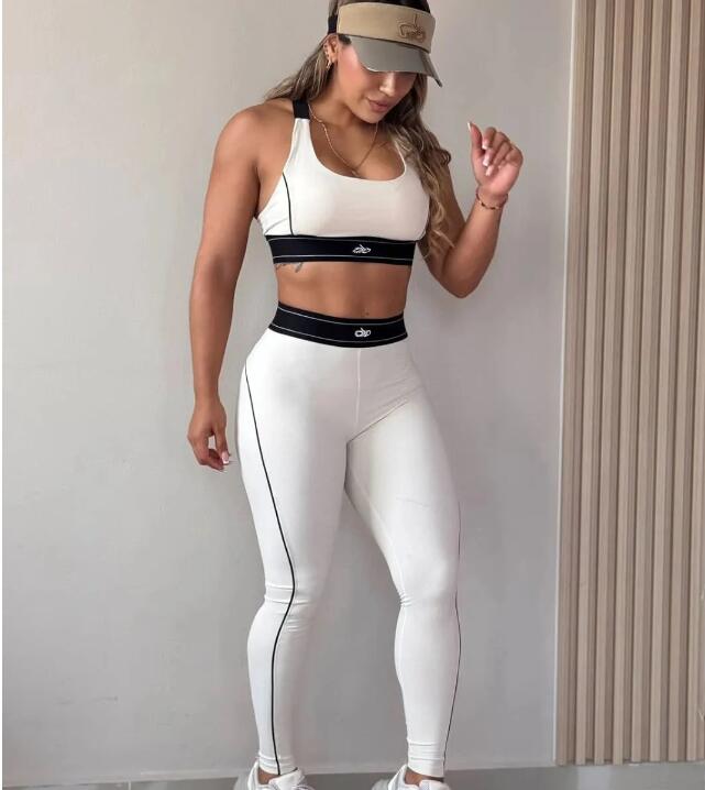 Designer Tracksuit Luxury Sporty Two Piece Sets Running Yoga Outfits Women Vest Top and Leggings Set