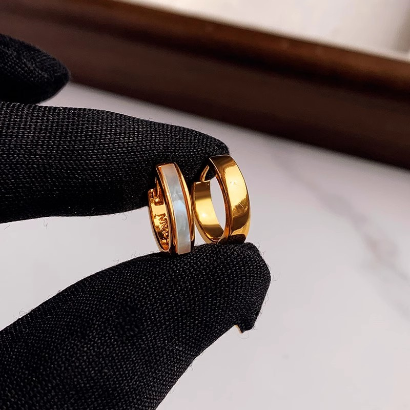 French Natural White Shell Circle Warrings for Women Fashion Vintage Temperament Small Exquisite Cute Jewelry Gift