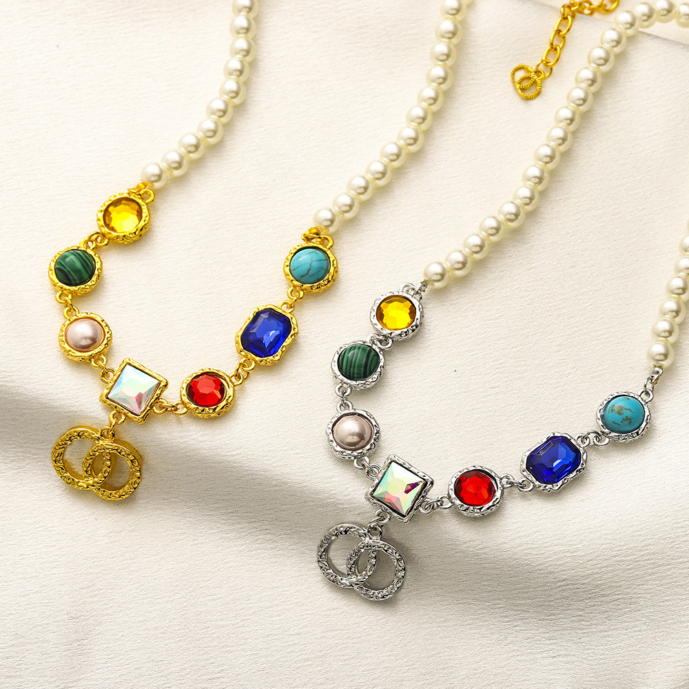 Colliers chics Designer Femmes en acier en acier inoxydable Rétalonnage Crystal Perle Collier Bijoux Senior Circle Collier Exquis Classic Jewelry