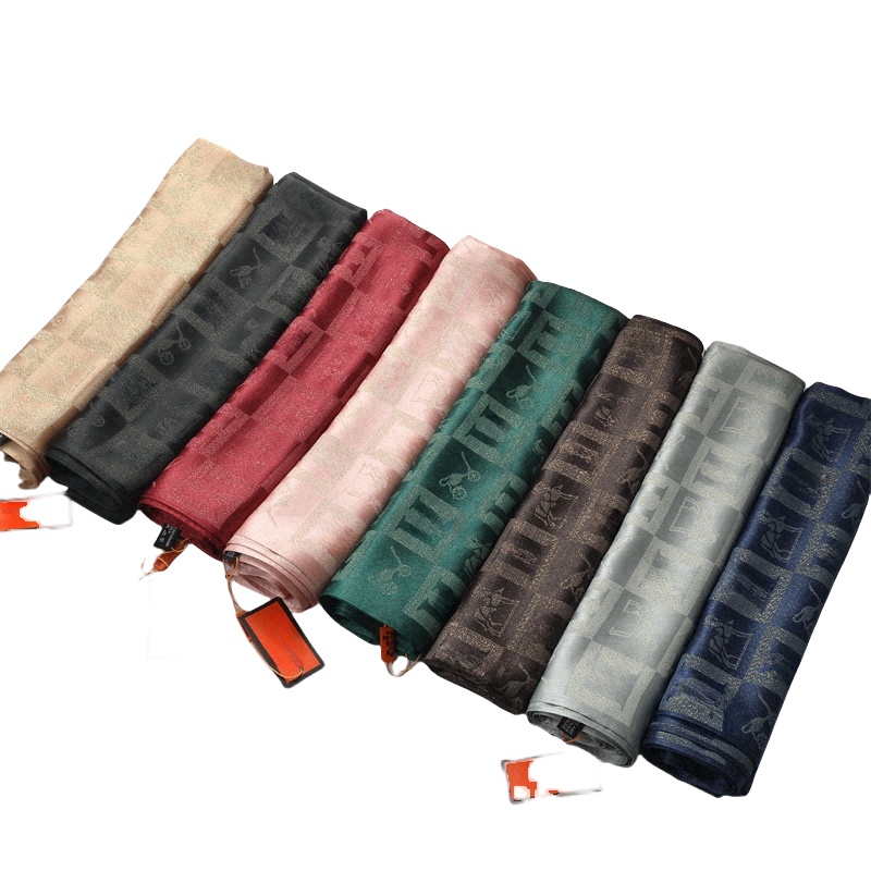 Écharpe de concepteur de luxe Nouvelles échartes en soie simulation en gros satin simulation en soie femelle en cachemire de forme longue envelop