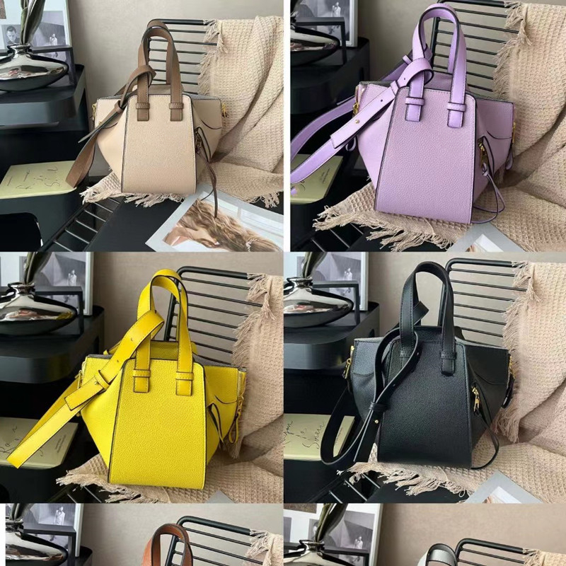 Luxurys Designers Bags Hammock Niche New Bag Deformed Womens Shoulder Crossbody Handbag Solid Color Mini Evening Bags