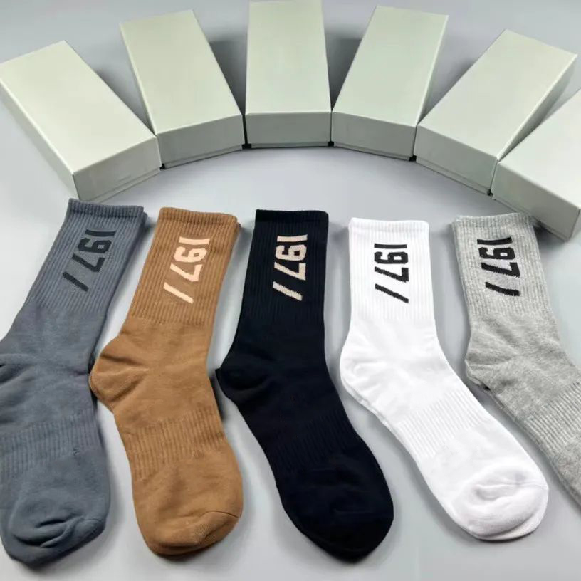 essentials 1977 Designer Socks Mens Socks High-Quality Women Sport Cotton Socks Soft Able Breathable Letter Sneakers Elastic Middle Tube Stocking Ch