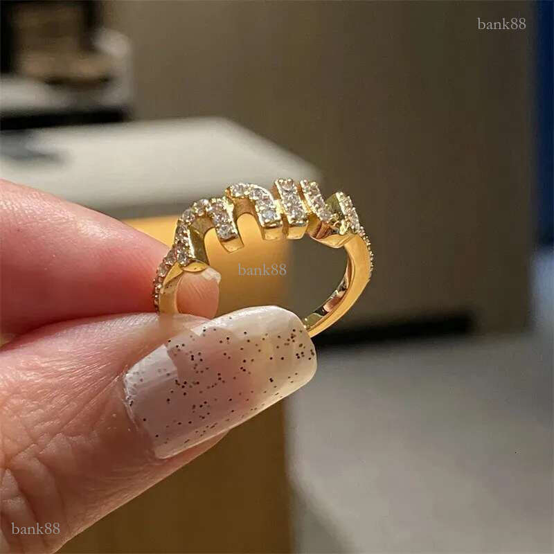 2024 South Korean Letter M Crystal Zircon Womens Adjustable Ring Gold Couple Elegant Daily Work Accessories 241210