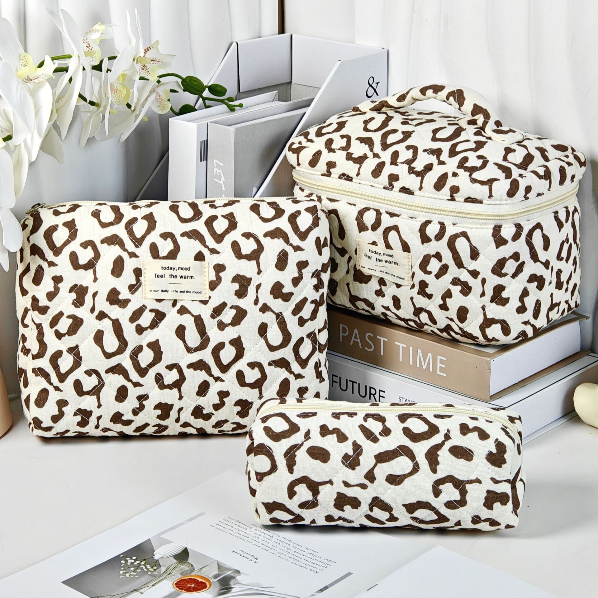 G05 Elegant Japanese-Style Quilted Cosmetic Bag - Spacious Cotton Fabric Handbag with Stripe & Polka Dots