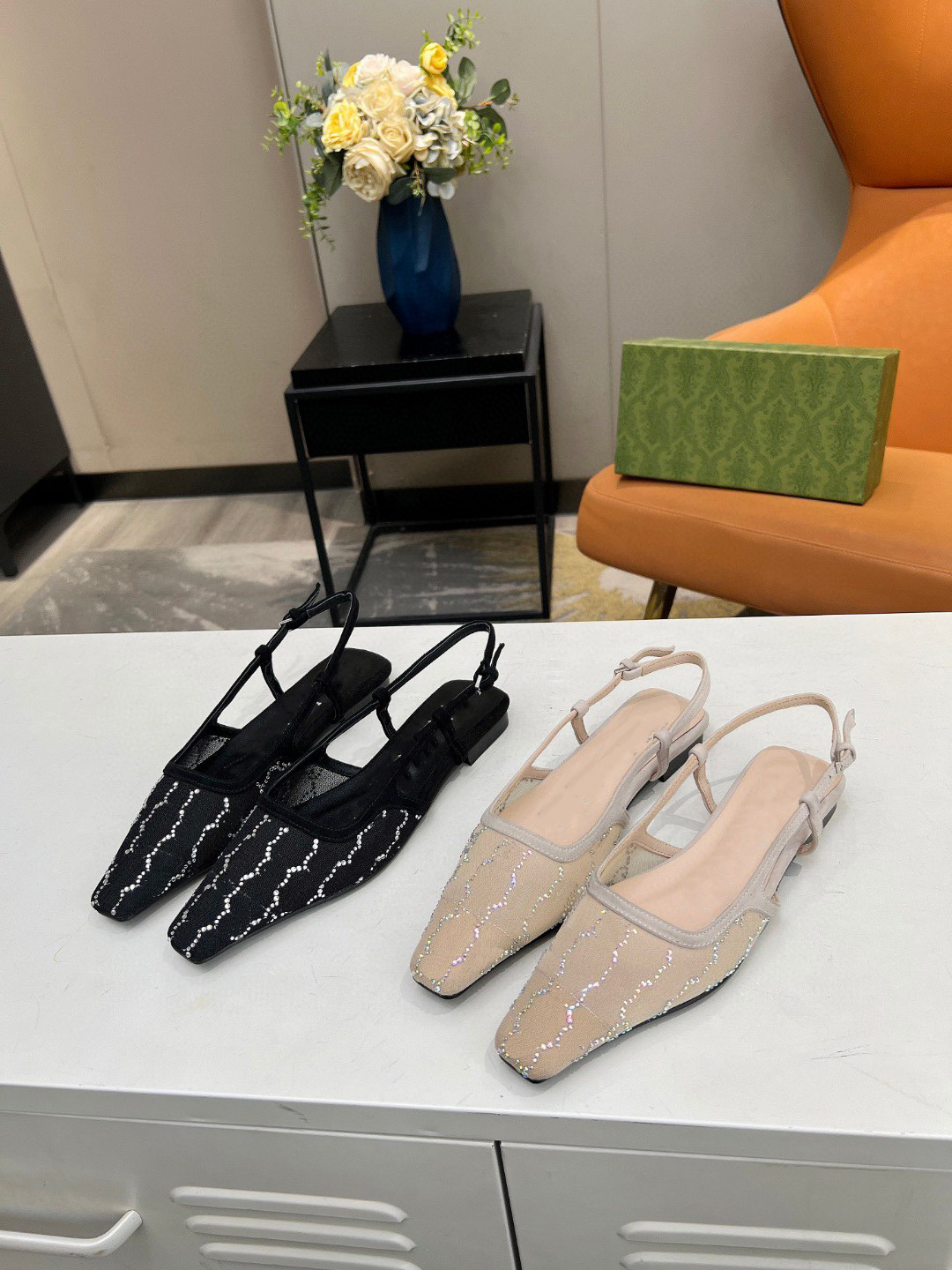 10A Fashion Flat Heel Mesh Hollow Lace Suspenders Women's Luxury Designer Sandals Ankle Buckles Crystal Embellished Ballet Flats Casual Part