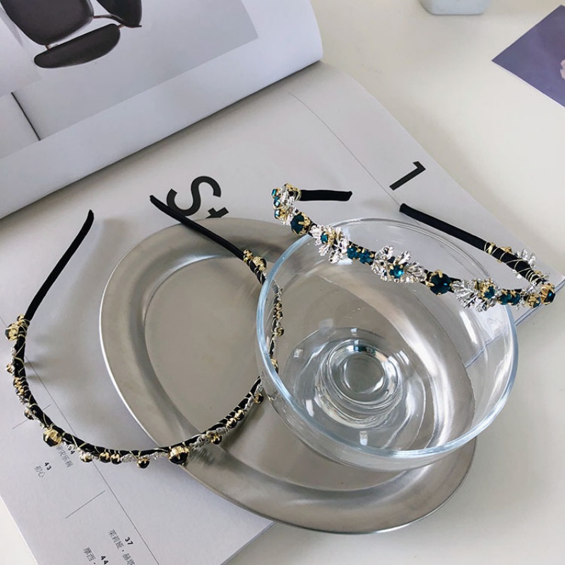 Elegant Women&#039;s Metal Leaf Design Headband with Sparkling Rhinestone Detail-image-1049525635