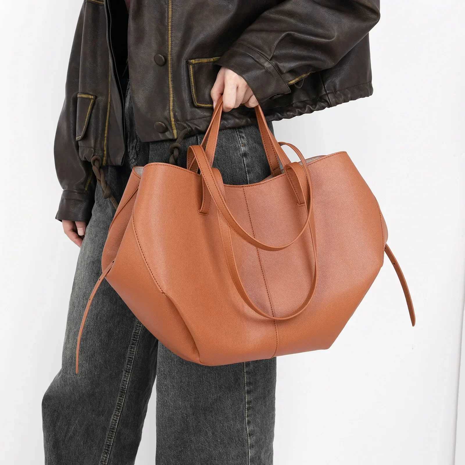 Large designer wallet with top shopping luxury brand niche handbag retro leather shoulder bag fashionable and comfortable Z250321