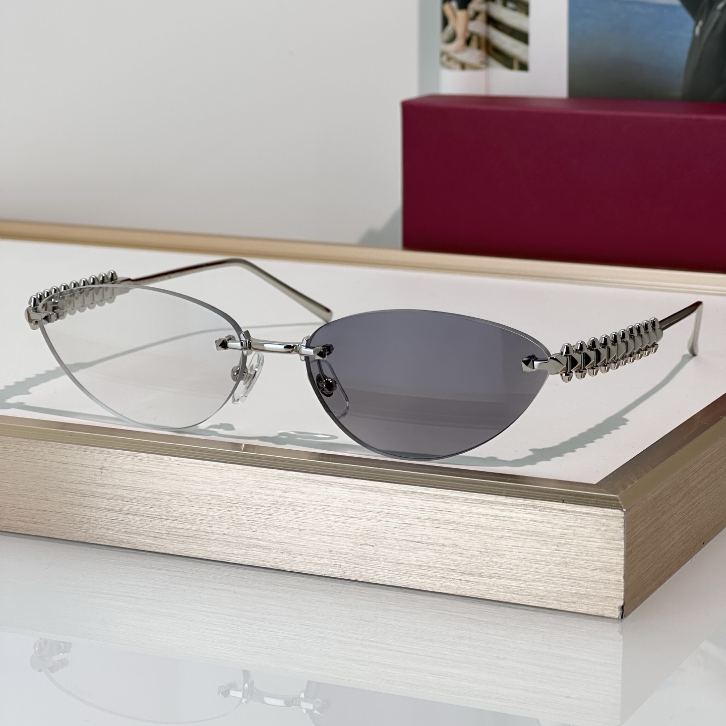 Lunettes de soleil pour hommes femmes été 0543 Designer populaire Cateye élégant extérieur Catwalk loisirs style anti ultraviolet UV400 plaque ov