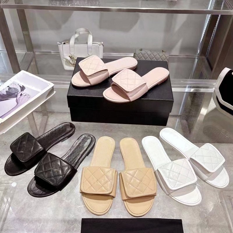 Pantoufles de créateurs pour femmes, sandales plates en cuir de mode d'été, vacances d'hôtel, pantoufles souples et confortables, tongs de plage,
