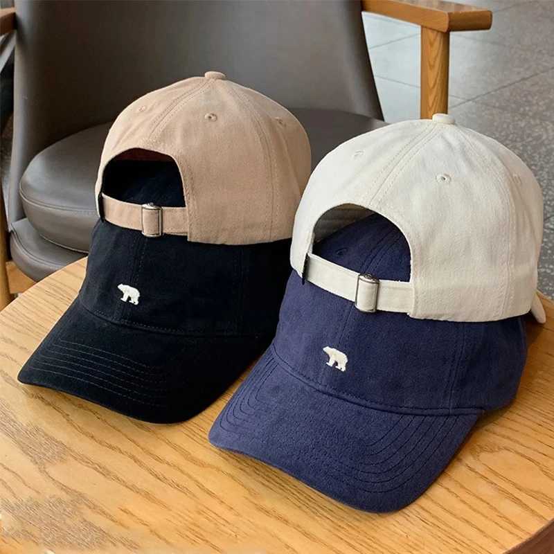 Womens and Mens Fashion Baseball Hats Embroidered Polar Bear Hip Hop Snap Cap Cotton Sun Hat Neutral Solid Color Visor HatXJ250325