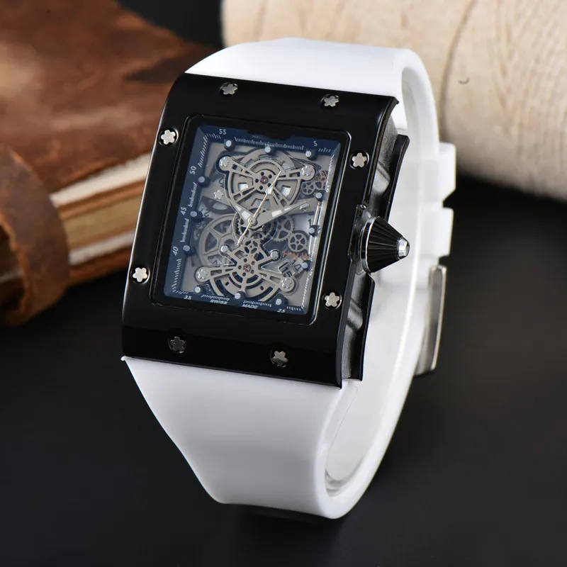 New Top Luxury men's watch Quartz Chronograph Swiss Men's Watch Square Watch Rubber Band Classic Watch