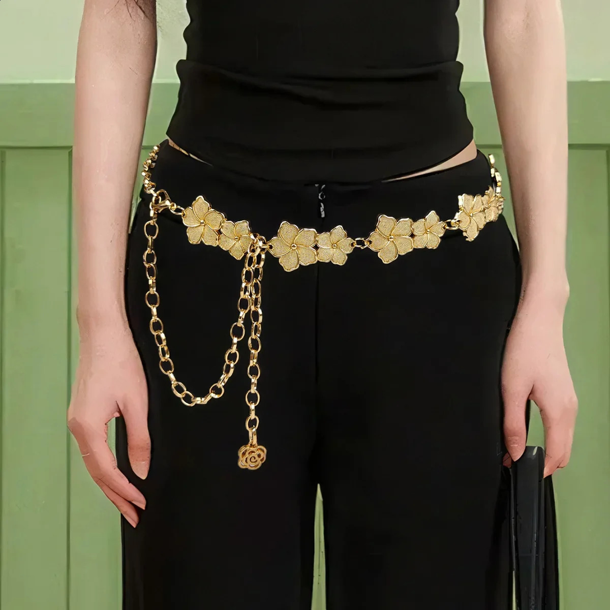 Fashionable lightweight luxurious retro floral waist chain small niche high-end metal strap womens fashionable dress shirt accessories 250325