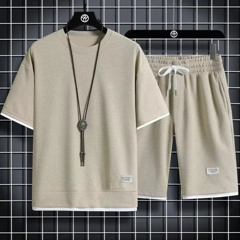 Casual sportswear loose mens summer set Korean fashion short sleeved T-shirt 2-piece set 250326