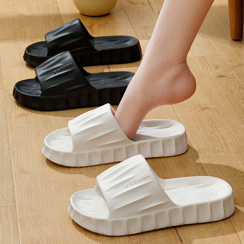 Men's and women's summer slippers advanced sense of outdoor wear indoor couples bathroom non-slip sandals