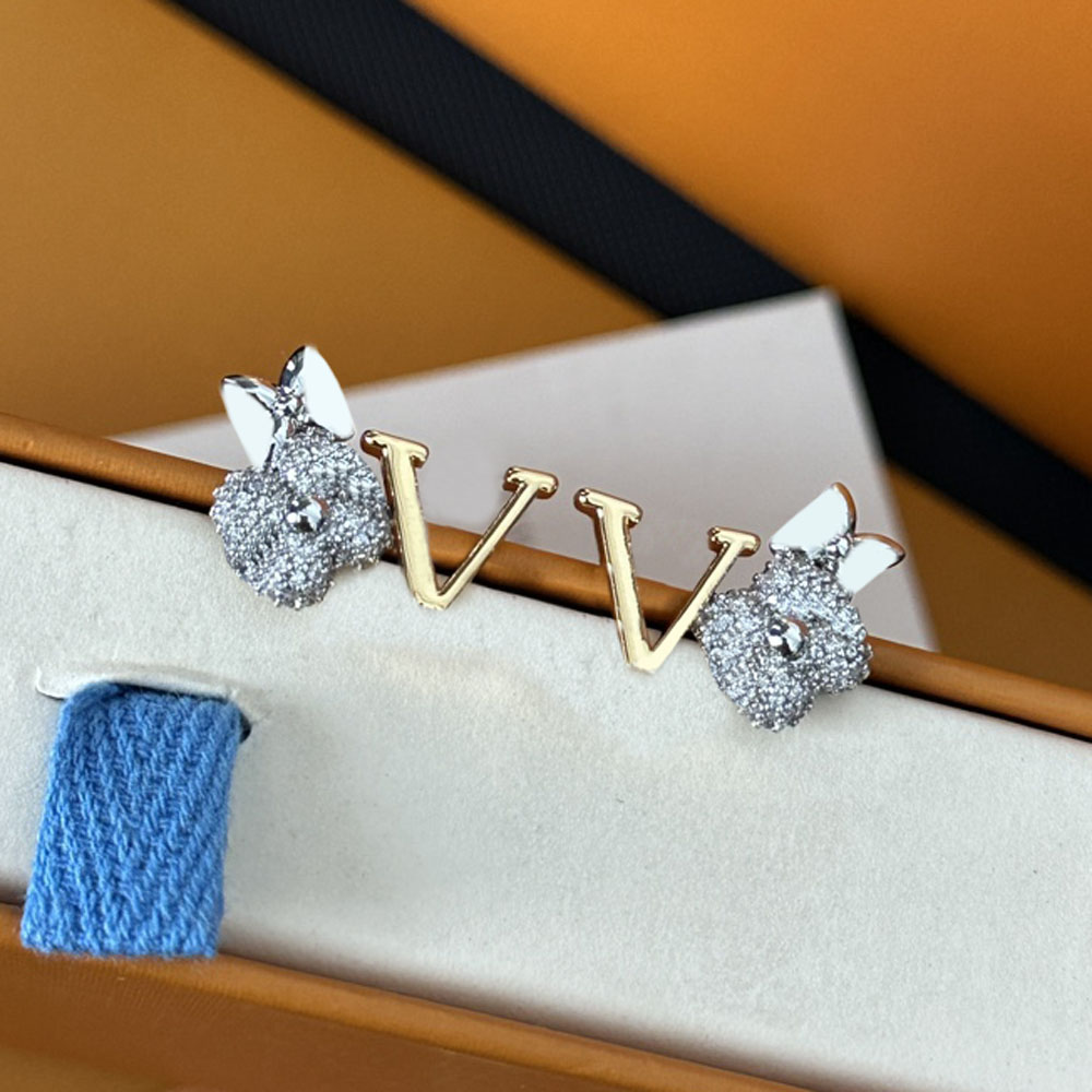 Flower Luxury Stud Women's Fashion Fresh Delicate Girl Letter Copper Correct Designer Earrings for Woman Wedding Jewelry