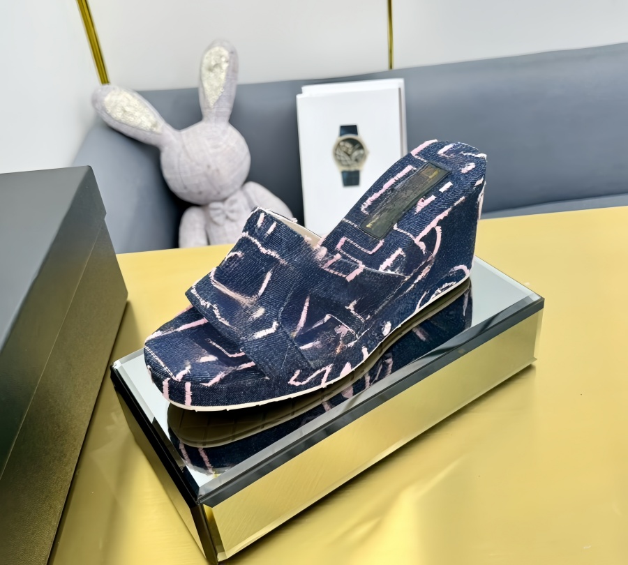 Hot new Designer wedge sandals women's denim thick soled sandals outdoor casual travel walking sandals business party shoe 2026 fashion shoe