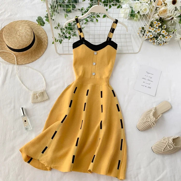 Knitted contrasting color sexy V-neck spaghetti shoulder strap summer mini dress womens casual party yellow black sweater 250427BJ