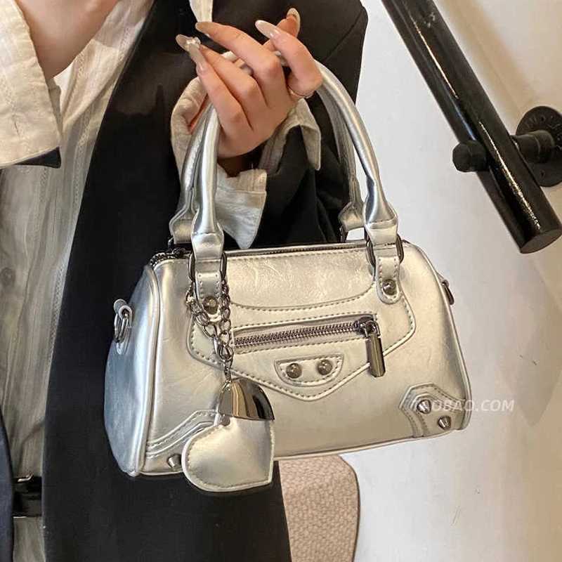 Advanced Silver Handbag for Women 2025 Summer Retro Handbag Fashion Texture Commuter Shoulder Cross BagW250504