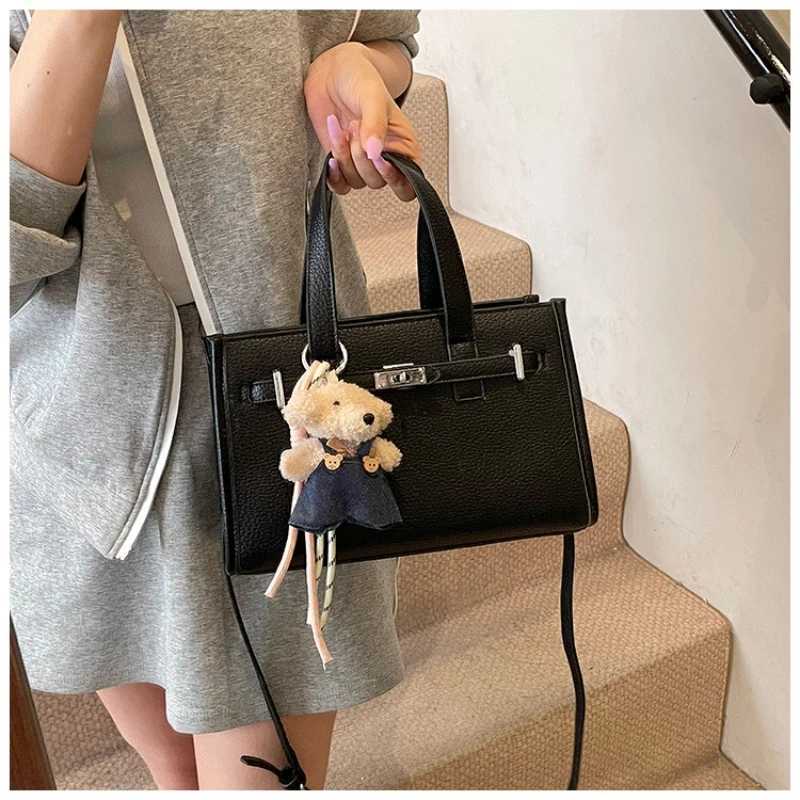 Luxury retro designer handbag womens crossover clutch minimalist solid color Parisian fashion styleW250504
